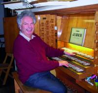 Neithard Bethke zum 70. Geburtstag an einer Orgel